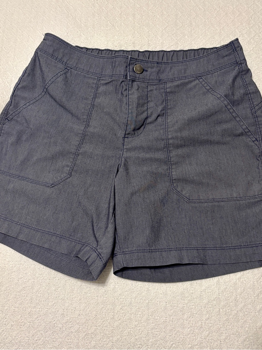 Columbia Shorts in Charcoal Gray. EUC size 8
